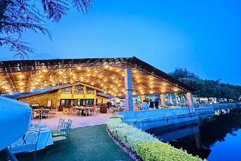 Shikarbadi Hotel By the Lake - A Heritage Hotel by HRH Group of Hotels